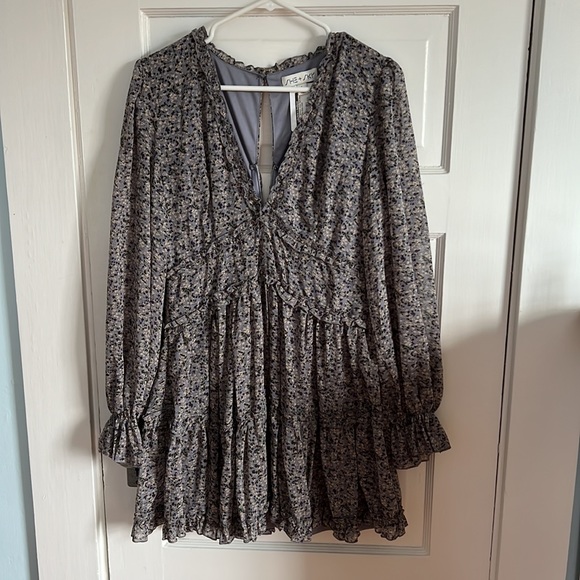 Dresses & Skirts - NWT long sleeve mini dress
